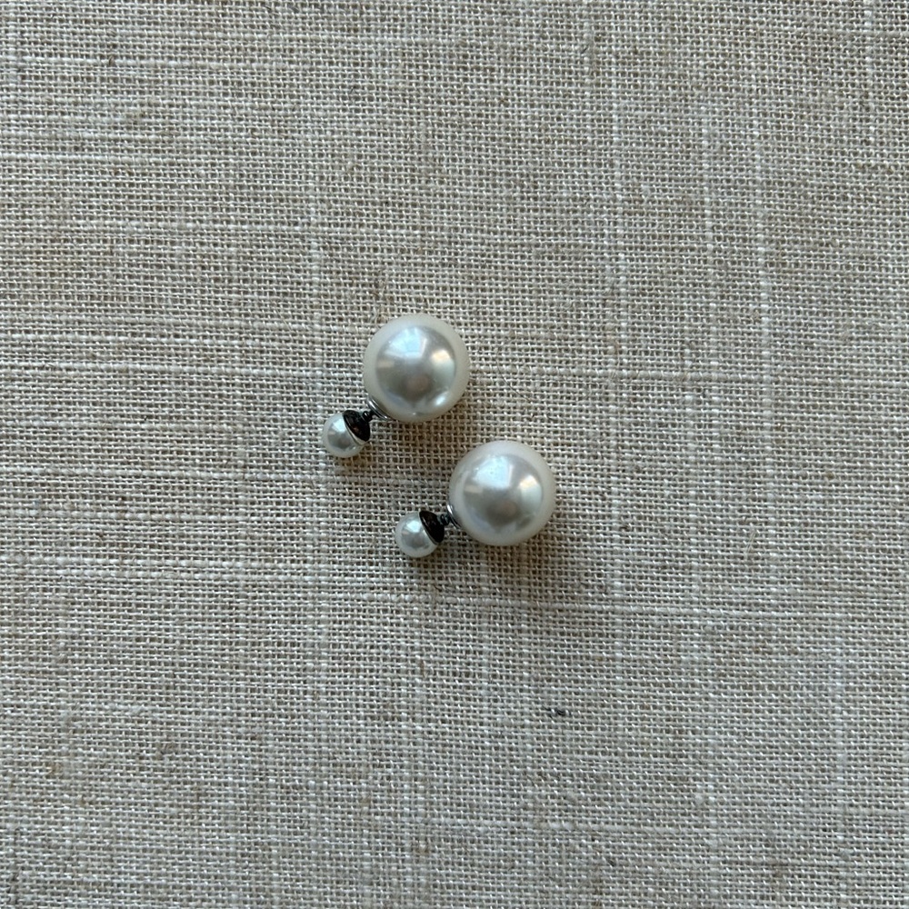 Classic Pearl Studs